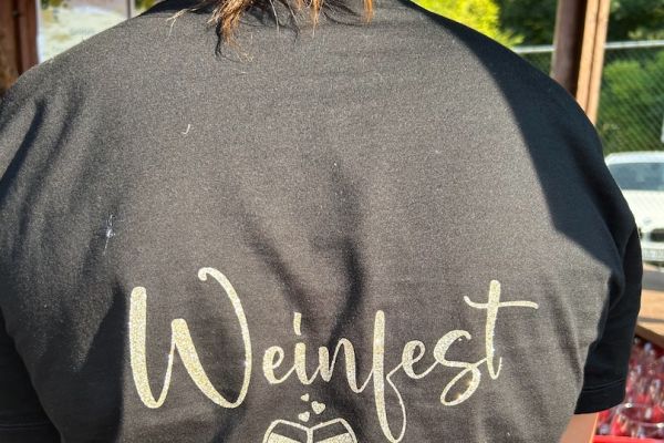 weinfest-2024-772CA71B3-AF6C-2202-6A6C-1C1222B47E7F.jpg